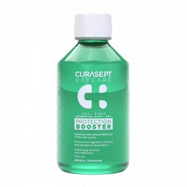 Skalavimo skystis CURASEPT Daycare Booster Herbal Invasion, mėtų ir žolelių skonio, 250 ml (1)