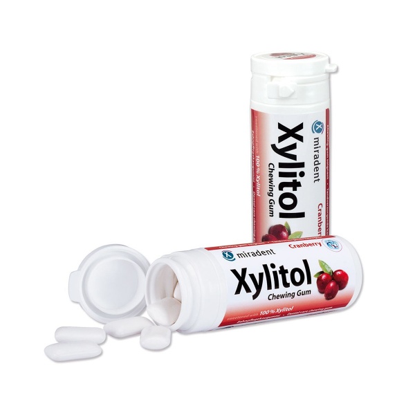 Miradent Xylitol kramtomoji guma HAGER&WERKEN, spanguolių skonio, 30 vnt (1)